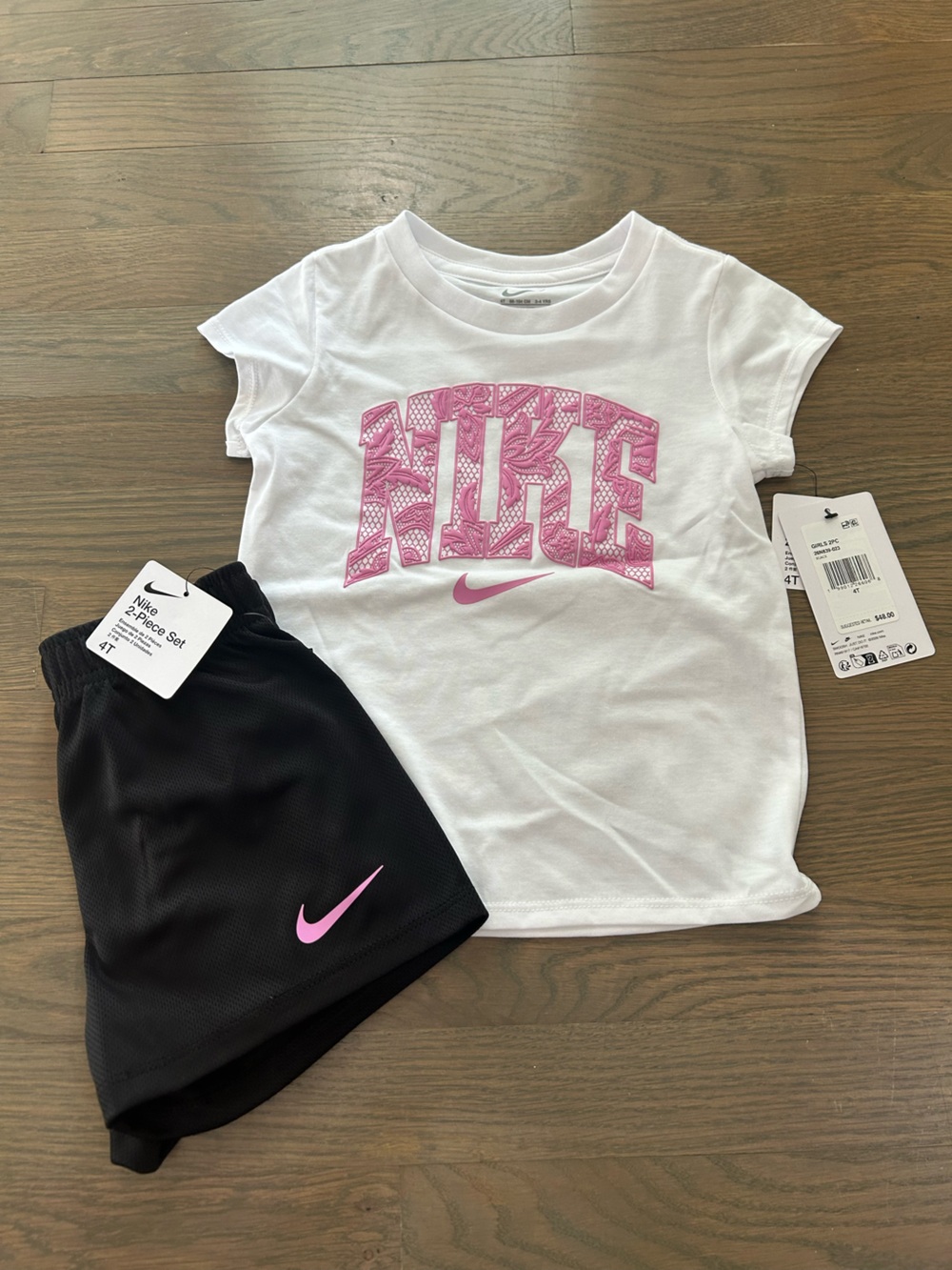 NWT Nike Girls Set size 4T